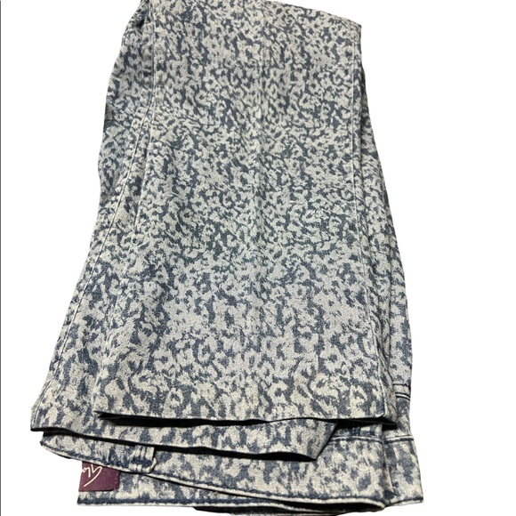 Gloria Vanderbilt (Amanda) Girls Size 14 Blue Jeans - Picture 2 of 4